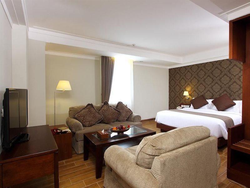 Aziza Syariah Hotel Solo By Horison Exterior foto