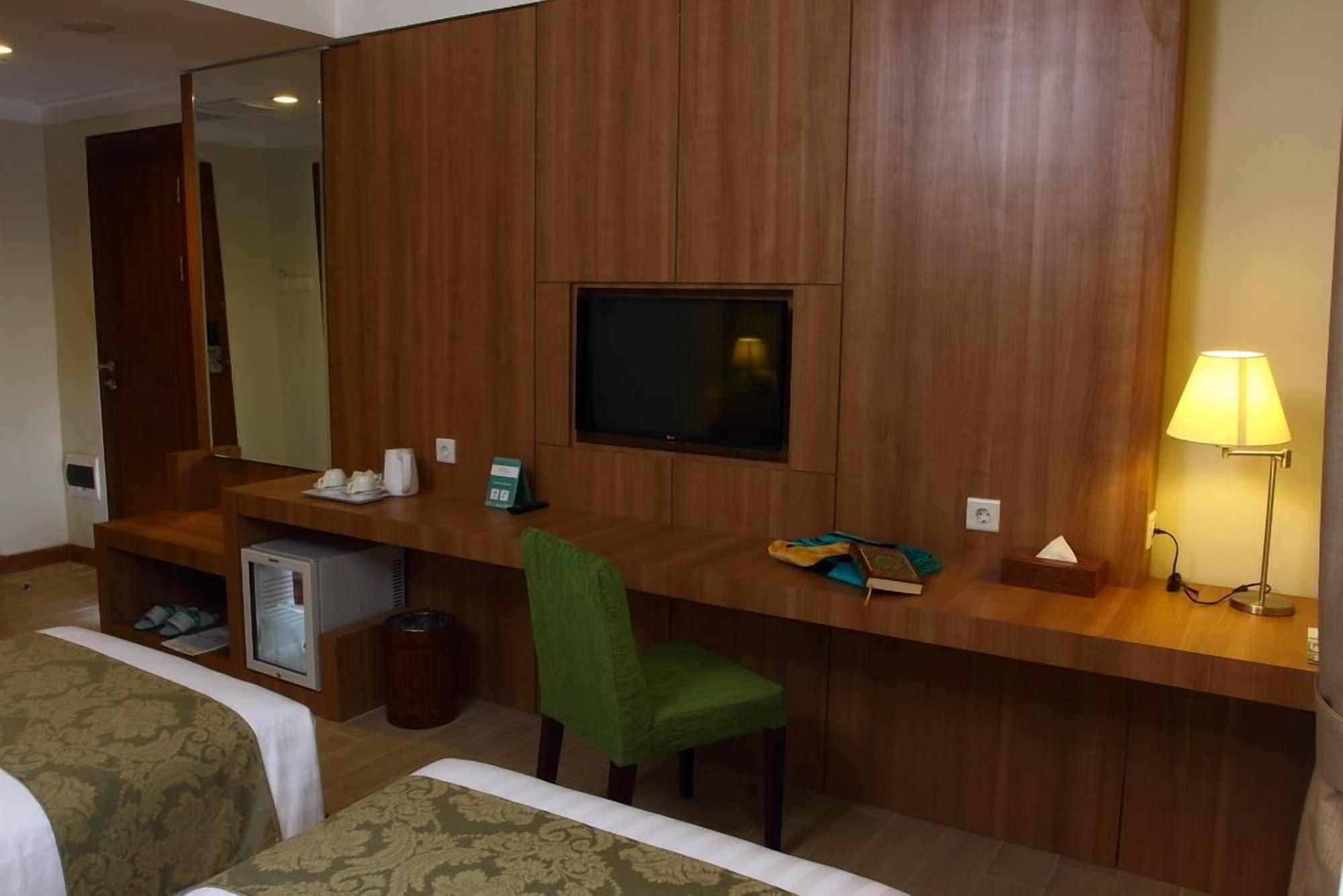 Aziza Syariah Hotel Solo By Horison Exterior foto